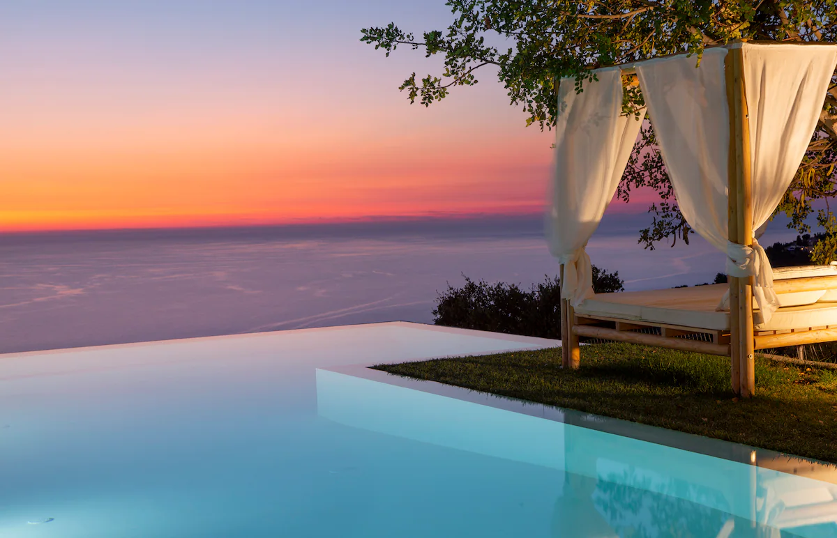 Villa in Toscana con piscina al tramonto